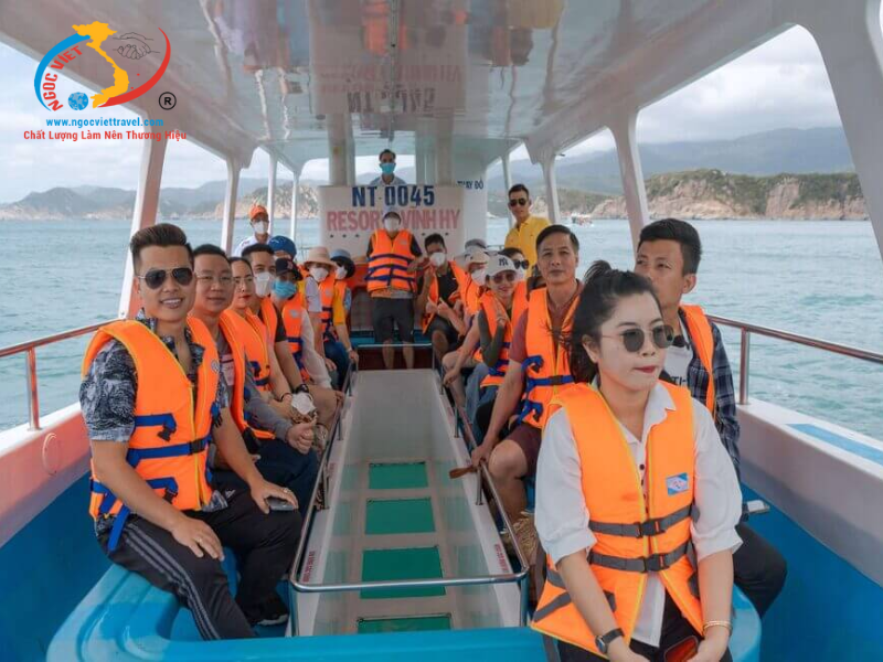 VINH HY BAY TOUR