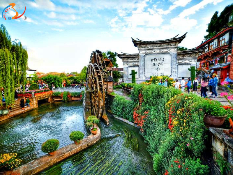 TRUONG GIA GIOI - PHUONG HOANG OLD TOWN